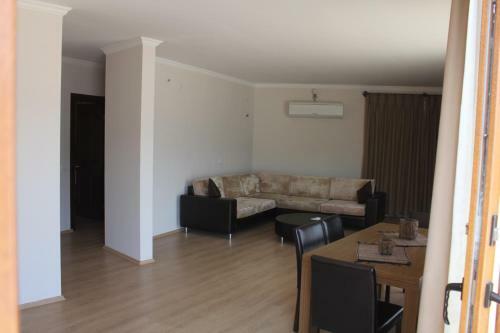 Changa Hotel