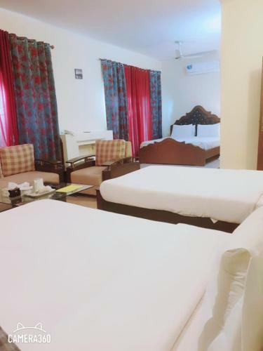 Hostal Royal Motel Guest House