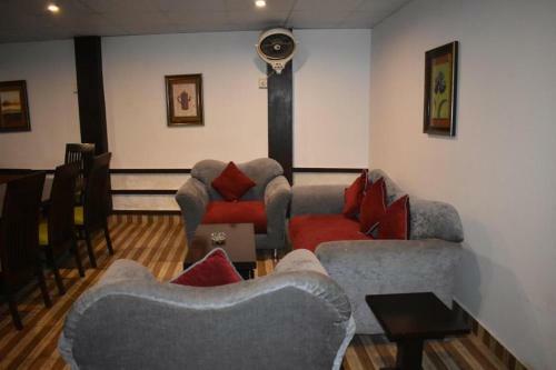 Hostal Elysium 99 Guest House