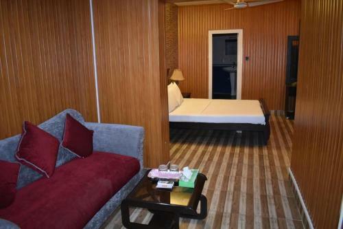 Hostal Elysium 99 Guest House