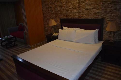 Hostal Elysium 99 Guest House
