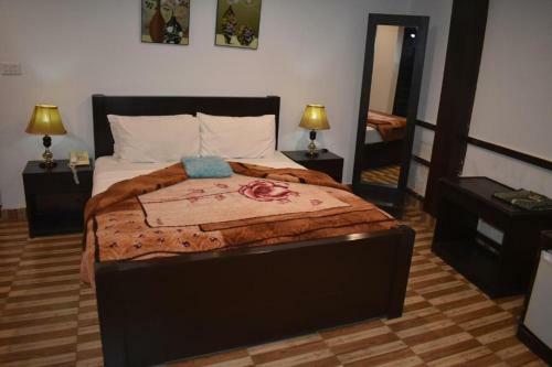 Hostal Elysium 99 Guest House