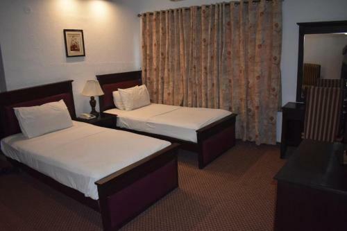 Hostal Elysium 99 Guest House