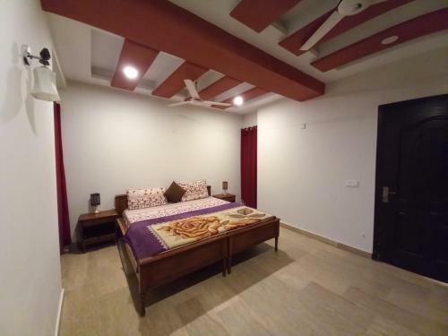 E-11 Daily Basis 3-bedrooms Apartment