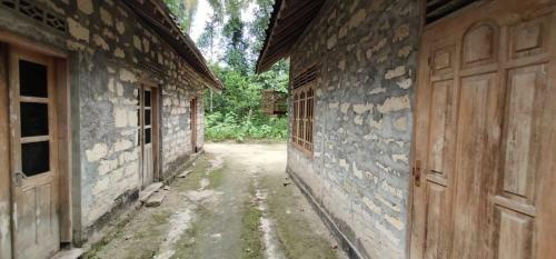 Albergue Natural Stone Homestay Syariah