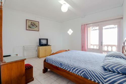 Adinda Beach Hotel And Villa