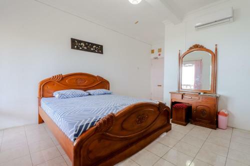 Adinda Beach Hotel And Villa