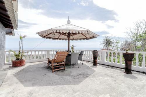 Adinda Beach Hotel And Villa