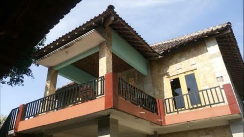 Hotel Bina Karya Guesthouse