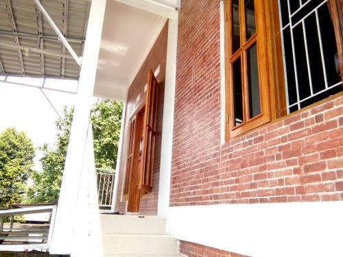 Hostal D'topadan Guest House