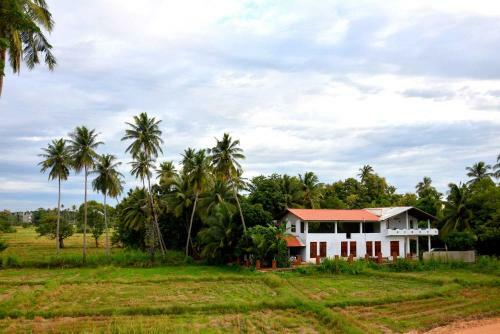 Hostal Royal Views Residence