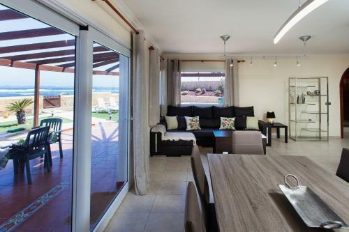 El Castillito, Beachfront Villa