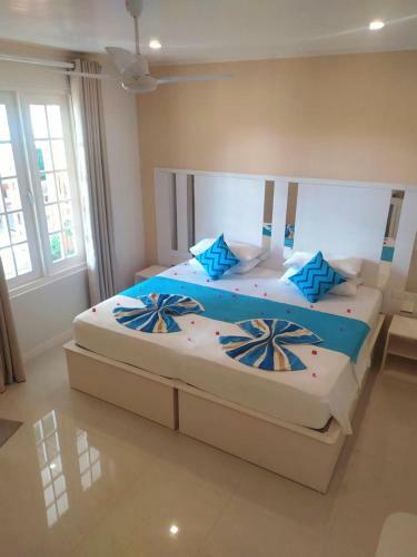 Hotel Hevana Holidays