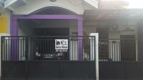 Hostal R2 Guest House