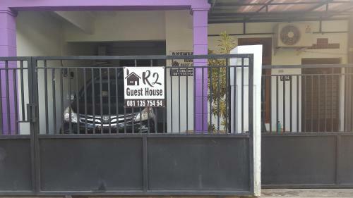 Hostal R2 Guest House