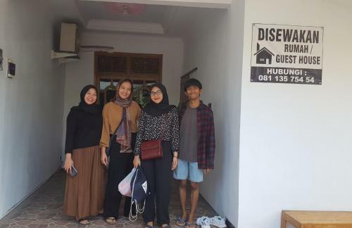 Hostal R2 Guest House