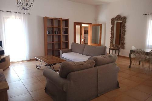 Anahi Homes- Villa Palm View