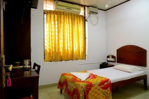 Hotel Ramanilayam Tourist Home