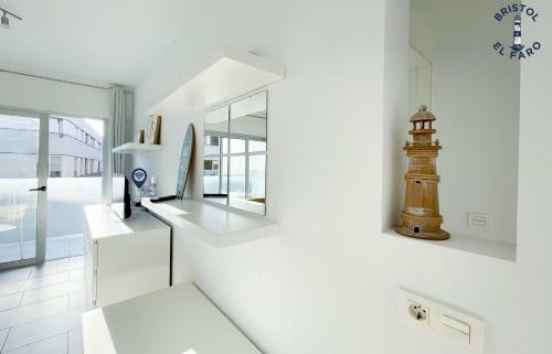 Apartamento Digital Bristol El Faro - Wifi Free & Pool - 3 Persons