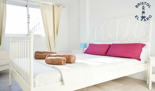 Apartamento Digital Bristol El Faro - Wifi Free & Pool - 3 Persons