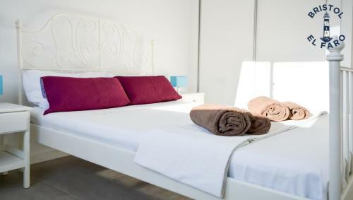 Apartamento Digital Bristol El Faro - Wifi Free & Pool - 3 Persons