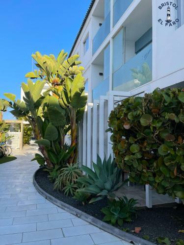 Apartamento Digital Bristol El Faro - Wifi Free & Pool - 3 Persons