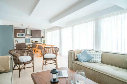 Villa Maluhia Beachfront