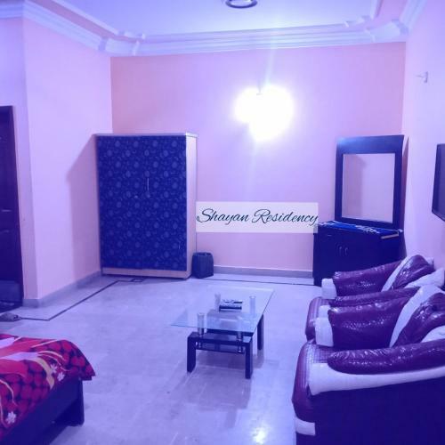 Hostal Shayan Residency Guest House