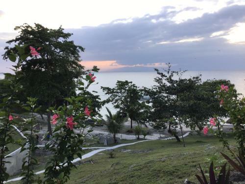 Hotel Cuestas Beach Resort And Restaurant