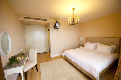 Hotel Mir