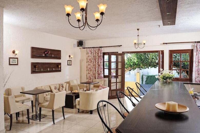 Cleopatra Apartments