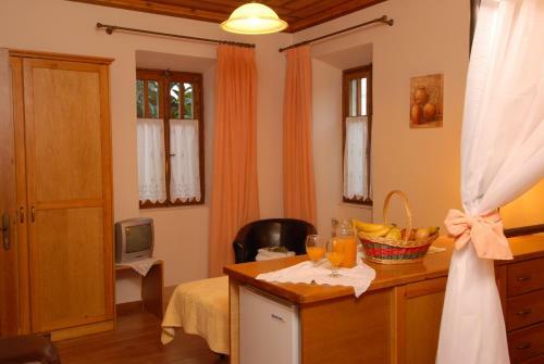Hostal Anatoli Labreon