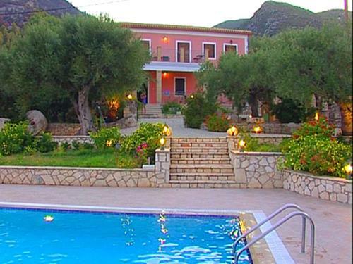 Hostal Anatoli Labreon