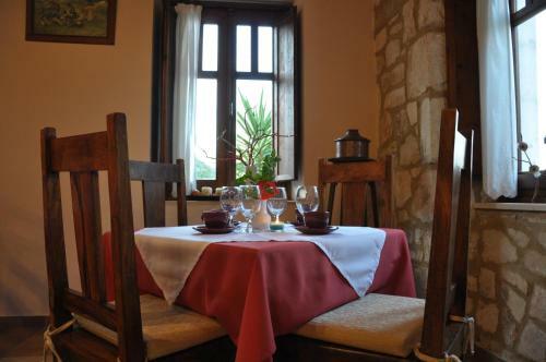 Hostal Anatoli Labreon
