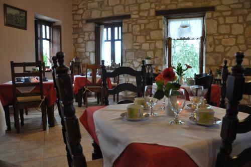 Hostal Anatoli Labreon