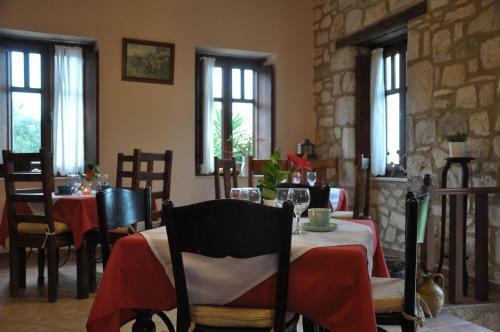 Hostal Anatoli Labreon