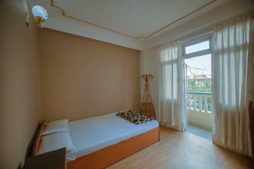 Hotel Triratna