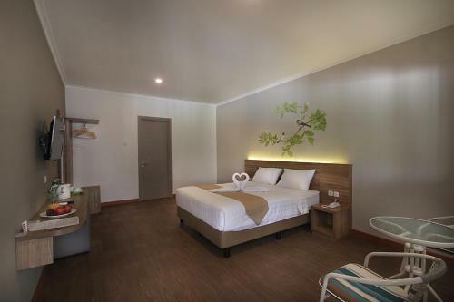 Hotel Three Eight Front One Boutique Batu Malang