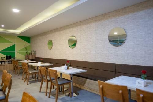 Hotel Three Eight Front One Boutique Batu Malang