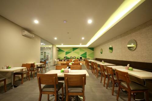 Hotel Three Eight Front One Boutique Batu Malang