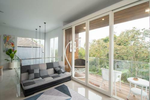 Villa White House