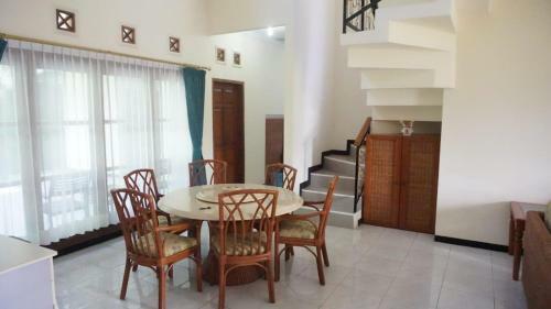 Villa Kusuma 90 Batu Malang 3br