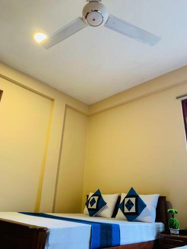 Hostal River Mounts Hotel