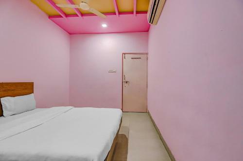 Spot On 82058 Hotel A Square