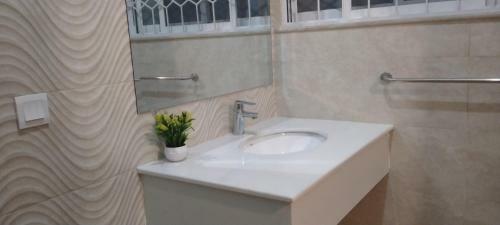 Hostal Hotel Gulberg Grand