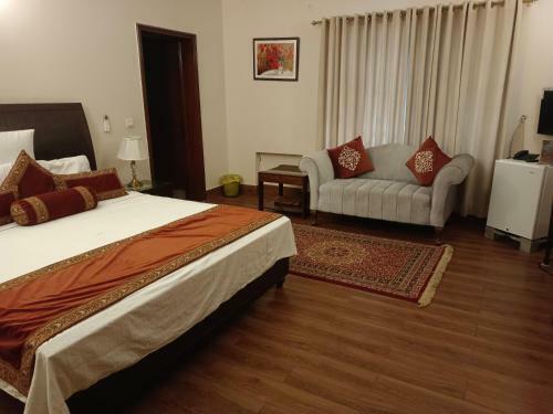Hostal Hotel Gulberg Grand