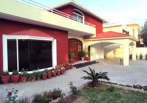 Hostal Hotel Gulberg Grand