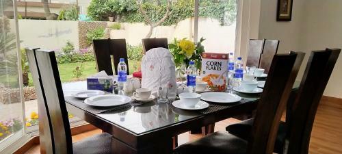 Hostal Hotel Gulberg Grand