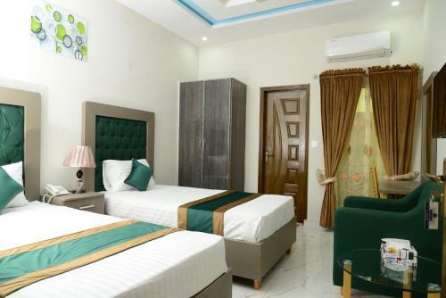 Hotel Deluxe Johar Town Lahore
