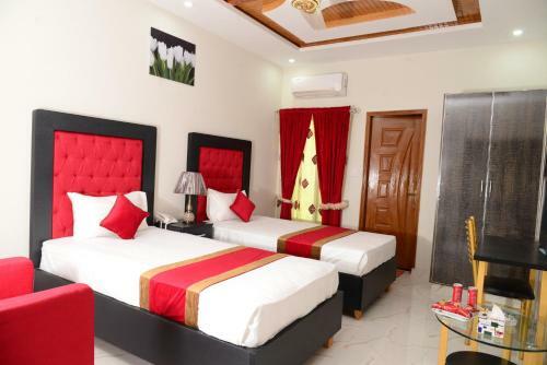 Hotel Deluxe Johar Town Lahore